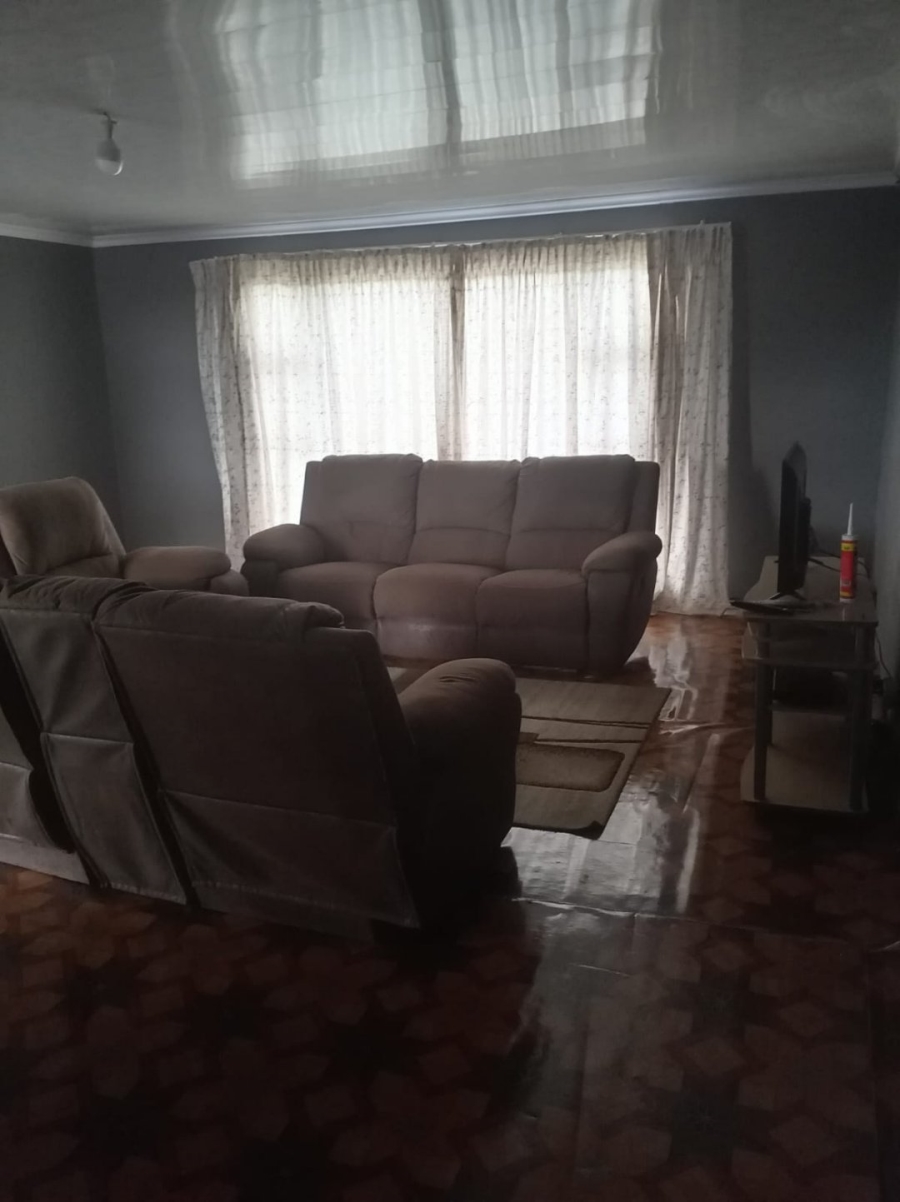 5 Bedroom Property for Sale in Scenery Park Eastern Cape